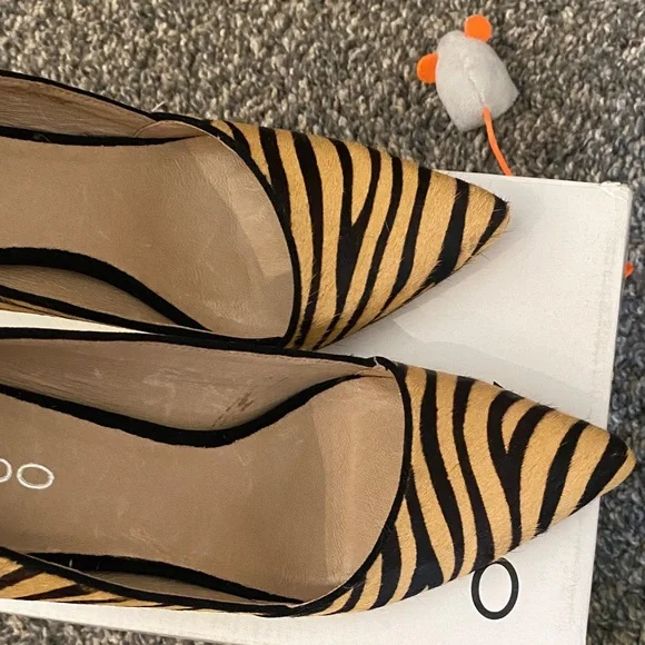 Zebra Print Calf Hair Heels - Picture 4 of 10
